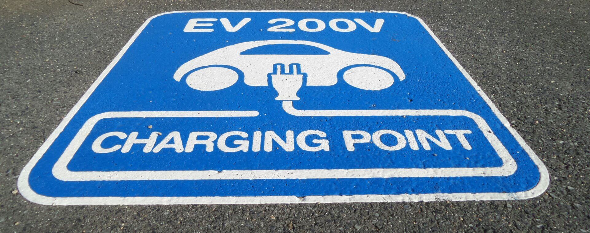 AIDES_BORNE_RECHARGE_ELECTRIQUE | CRH Quelles sont les aides à l’installation d’une borne de recharge pour un véhicule électrique ? Haguenau