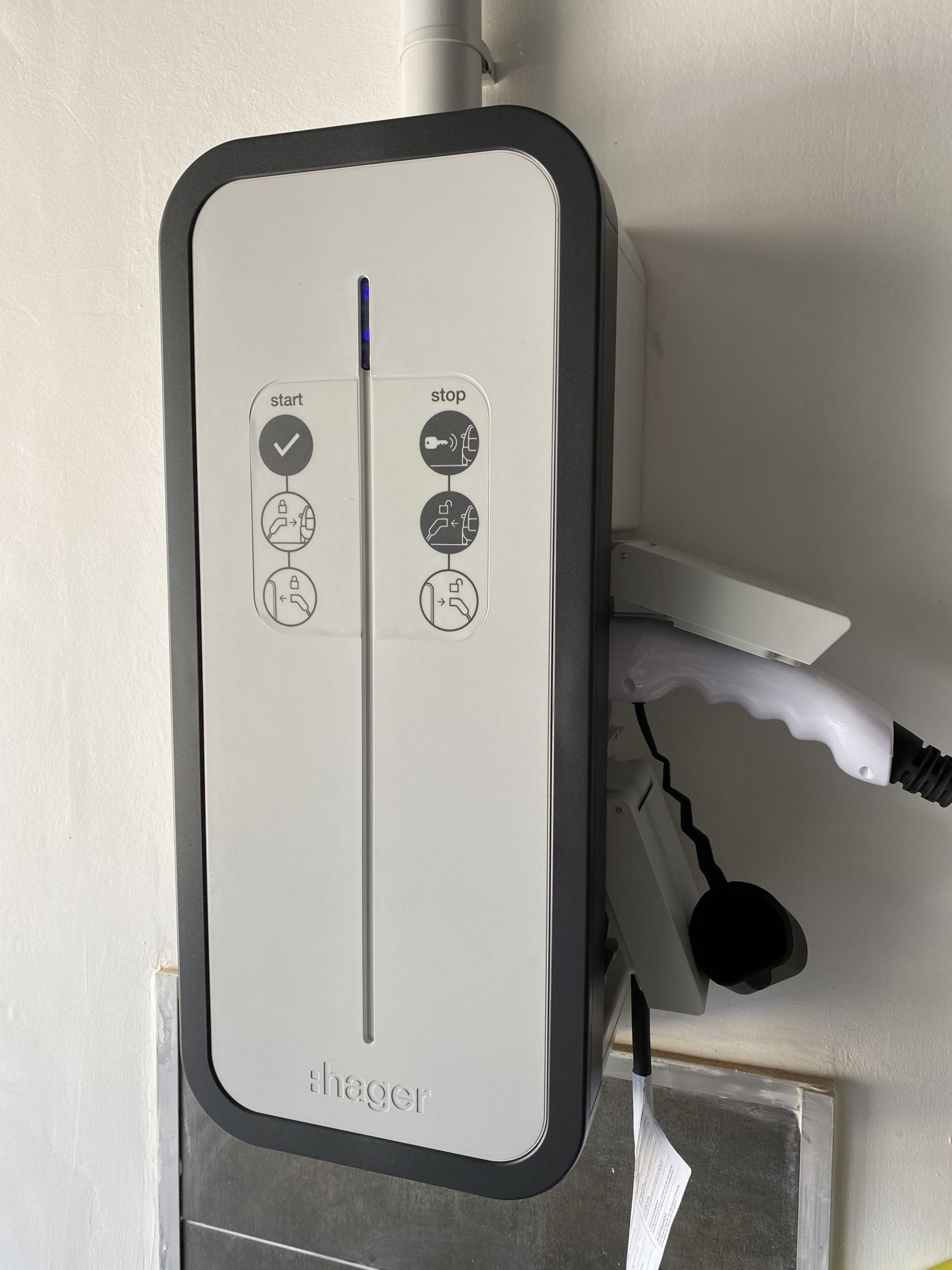 BORNE TRIPHASé SCALED 1 | CRH Quels critères pour choisir une borne de recharge électrique à domicile ? Obernai
